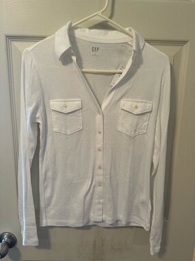 GAP White Long Sleeve button down shirt